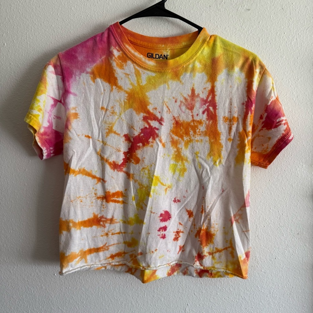 Gildan • Cute Multicolor Tie-Dye Cropped T-Shirt • Women’s Small